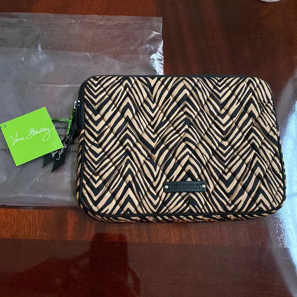 NEW Vera Bradley E-Reader Sleeve in “Zebra” Brown Animal Print padded retired!